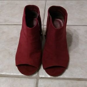 Sheikh Red velvet, open toed high heels